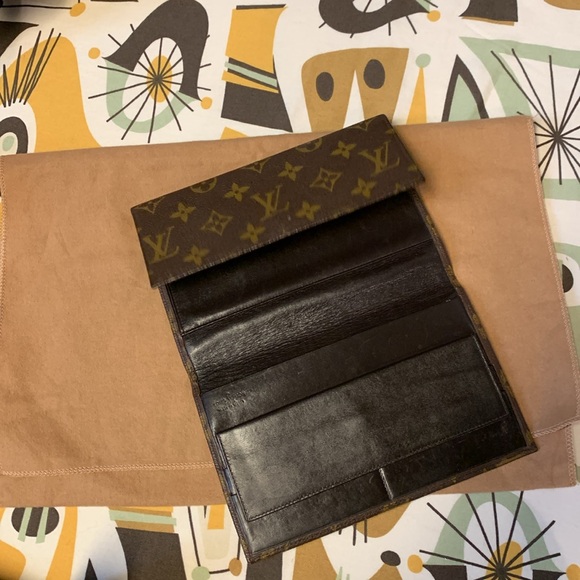 LOUIS VUITTON Vintage Passport Wallet 70’s - Picture 3 of 17